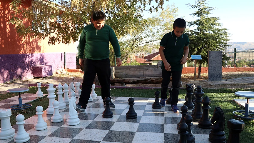 Öğrenciler bu okuldan ayrılmak istemiyor