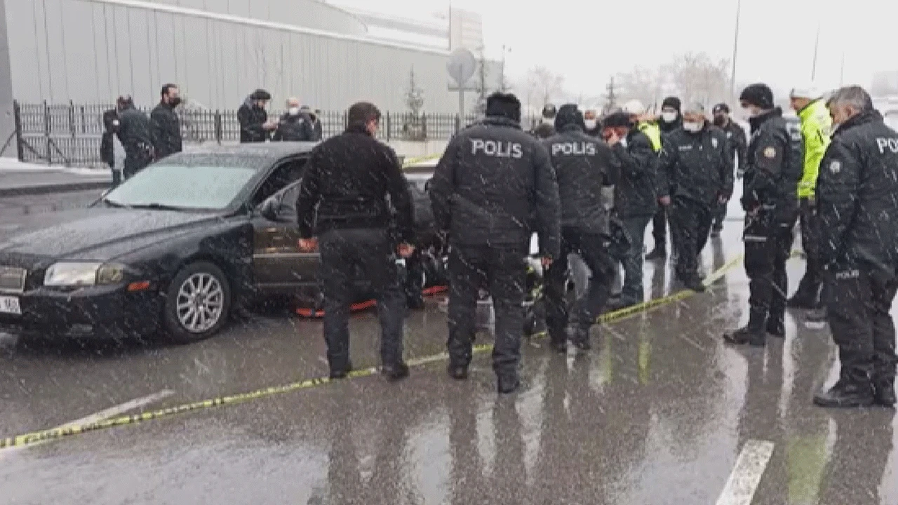 Kayseri’de adliye önünde pusu! 1 yaralı