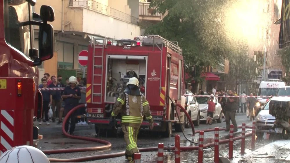 İstanbul'da korkutan yangın: Uyuşturucu bağımlısı binayı ateşe verdi