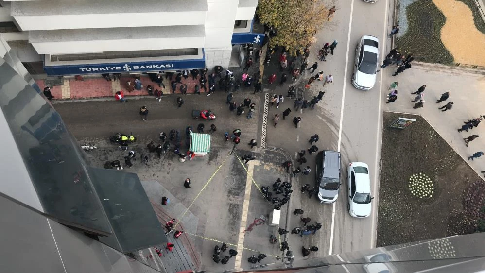 10'uncu kattan atlayan kadın adamın üzerine düştü