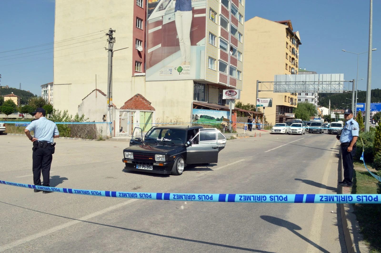 İki kardeşi öldürüp,yakınlarınıda yaralayan sanık:61 yıl 3 ay hapis cezası!