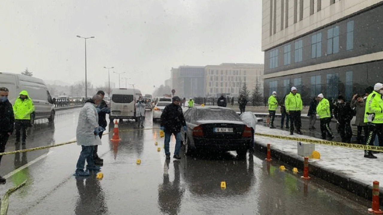 Kayseri’de adliye önünde pusu! 1 yaralı