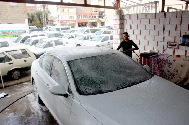 Adıyaman'a çamur yağdı
