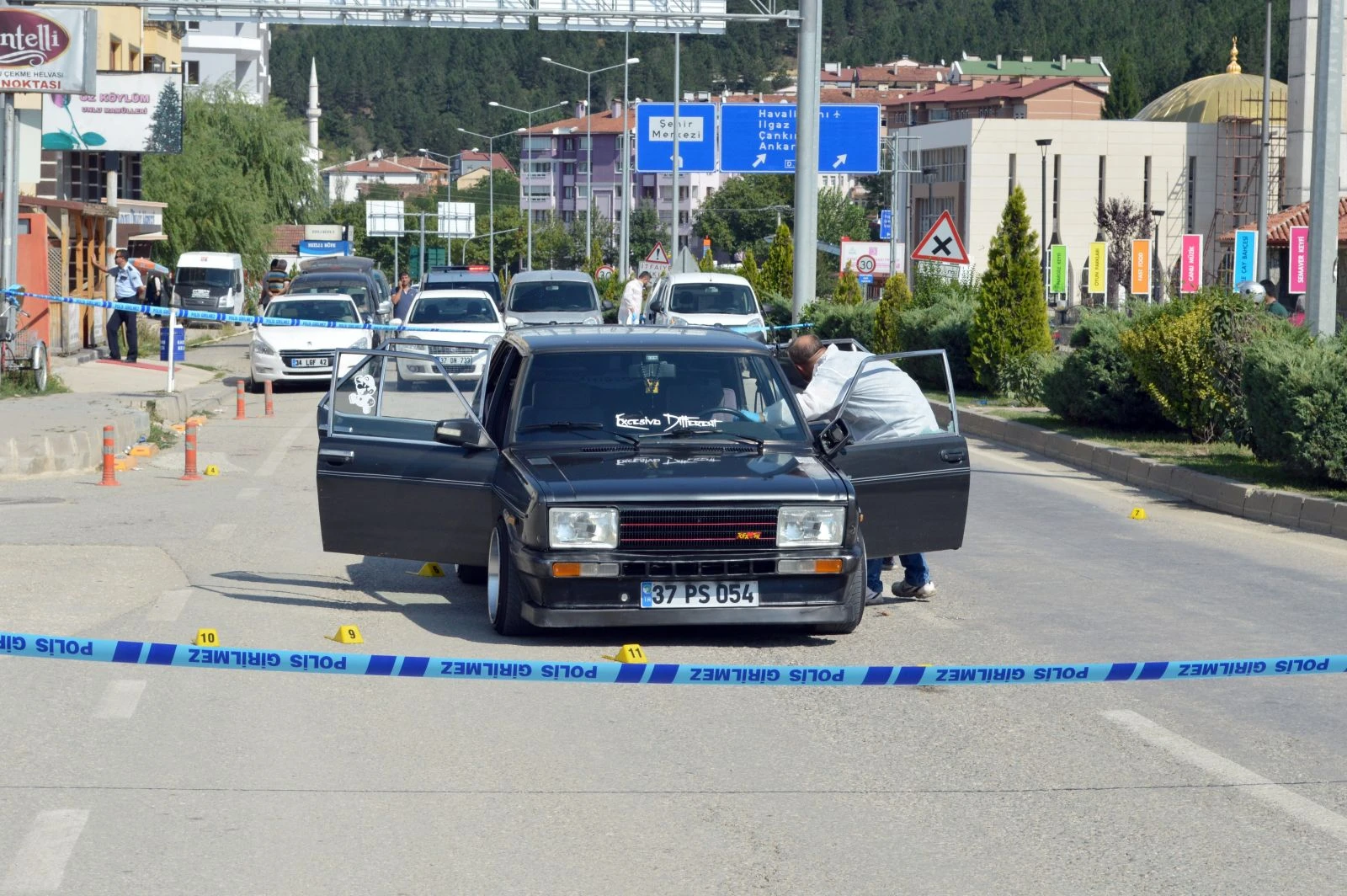 İki kardeşi öldürüp,yakınlarınıda yaralayan sanık:61 yıl 3 ay hapis cezası!