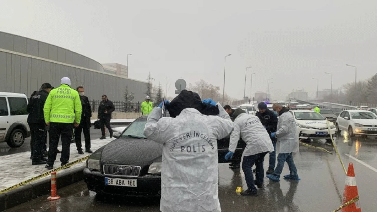 Kayseri’de adliye önünde pusu! 1 yaralı