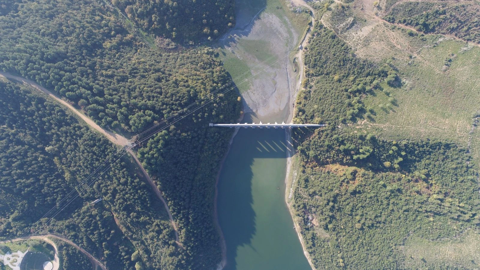 Su seviyesi azalan Alibeyköy Barajı havadan görüntülendi