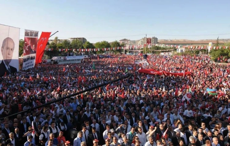 Devlet Bahçeli, ilk 'evet' mitingini yaptı