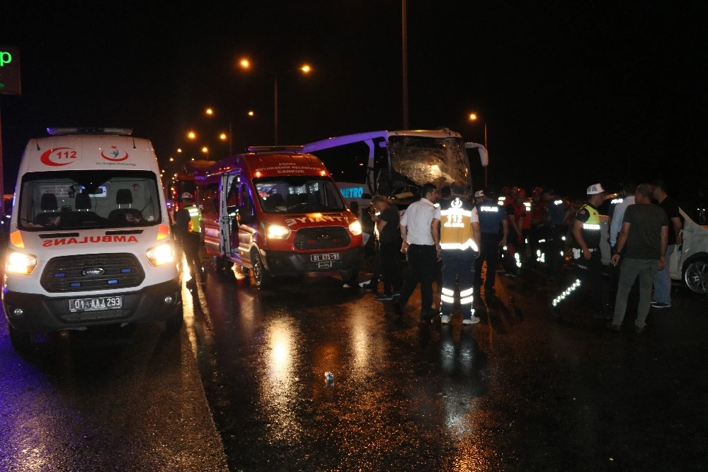 Adana’da yolcu otobüslerinin karıştığı zincirleme kaza: 20 yaralı