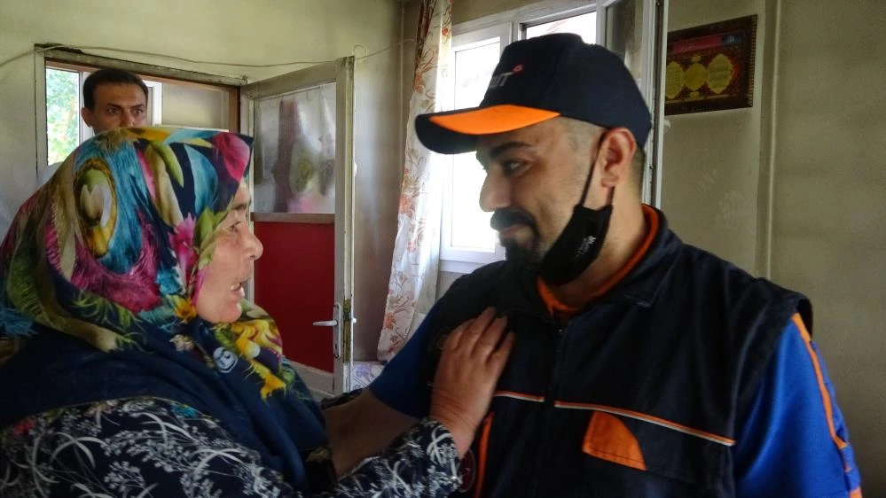Alevlerin arasından kurtarıldı: Nesibe teyze kahramanlarıyla buluştu