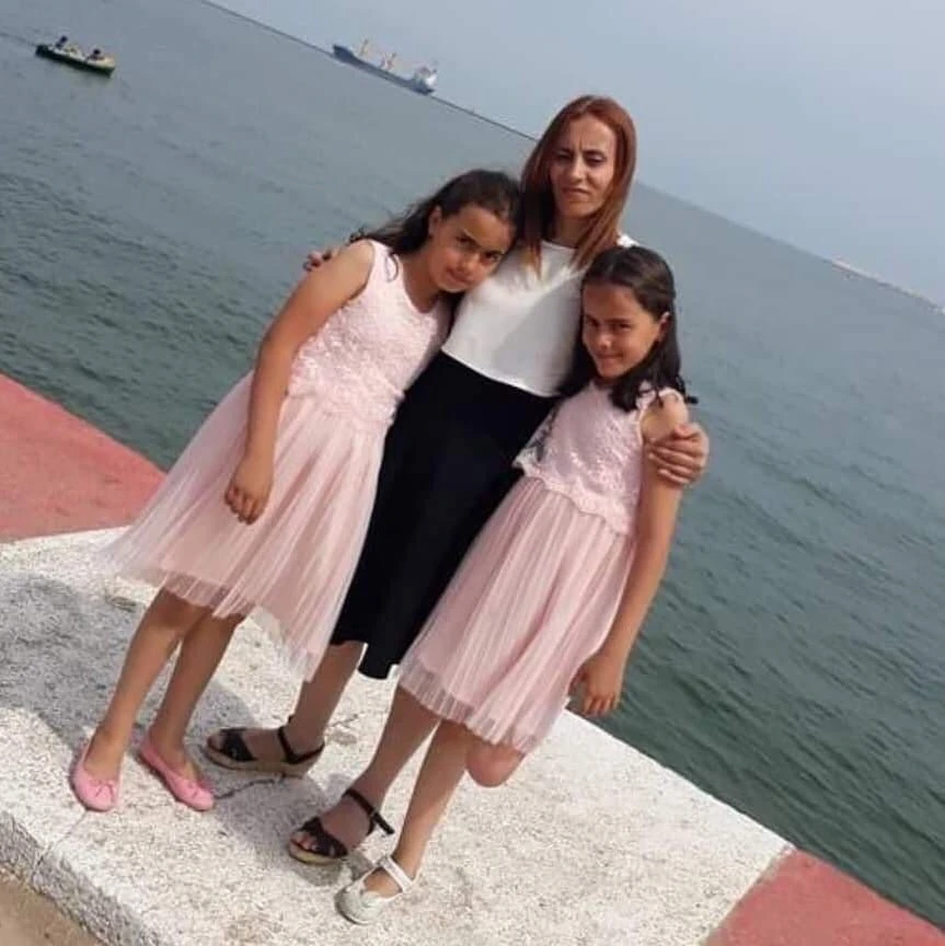 Anne kızın acı kaderi: Her ikisi de ikiz kardeşini kaybetti