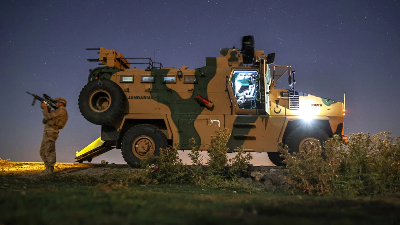 İran sınırında 7/24 Afgan nöbeti