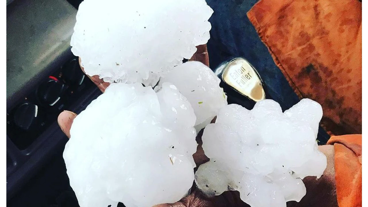 Avustralya'da dünyanın en büyük dolusu yağdı! Tam 16 cm çapında