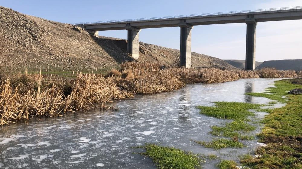 Kars'a kış erken geldi! Eksi 12 derecede göller buz tuttu