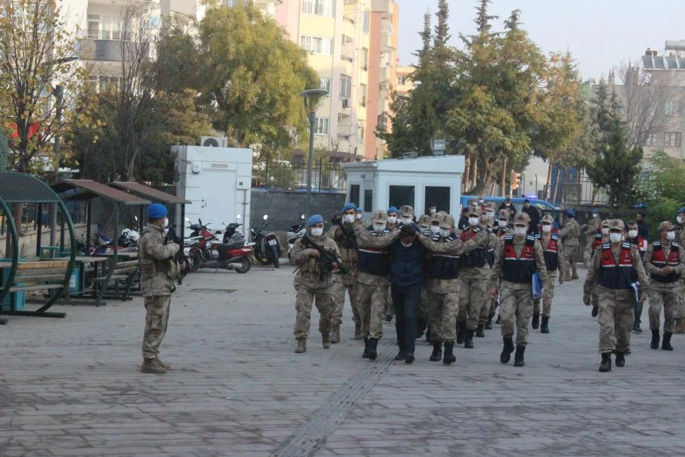 Uzman çavuşu şehit eden 5 zanlı adliyede