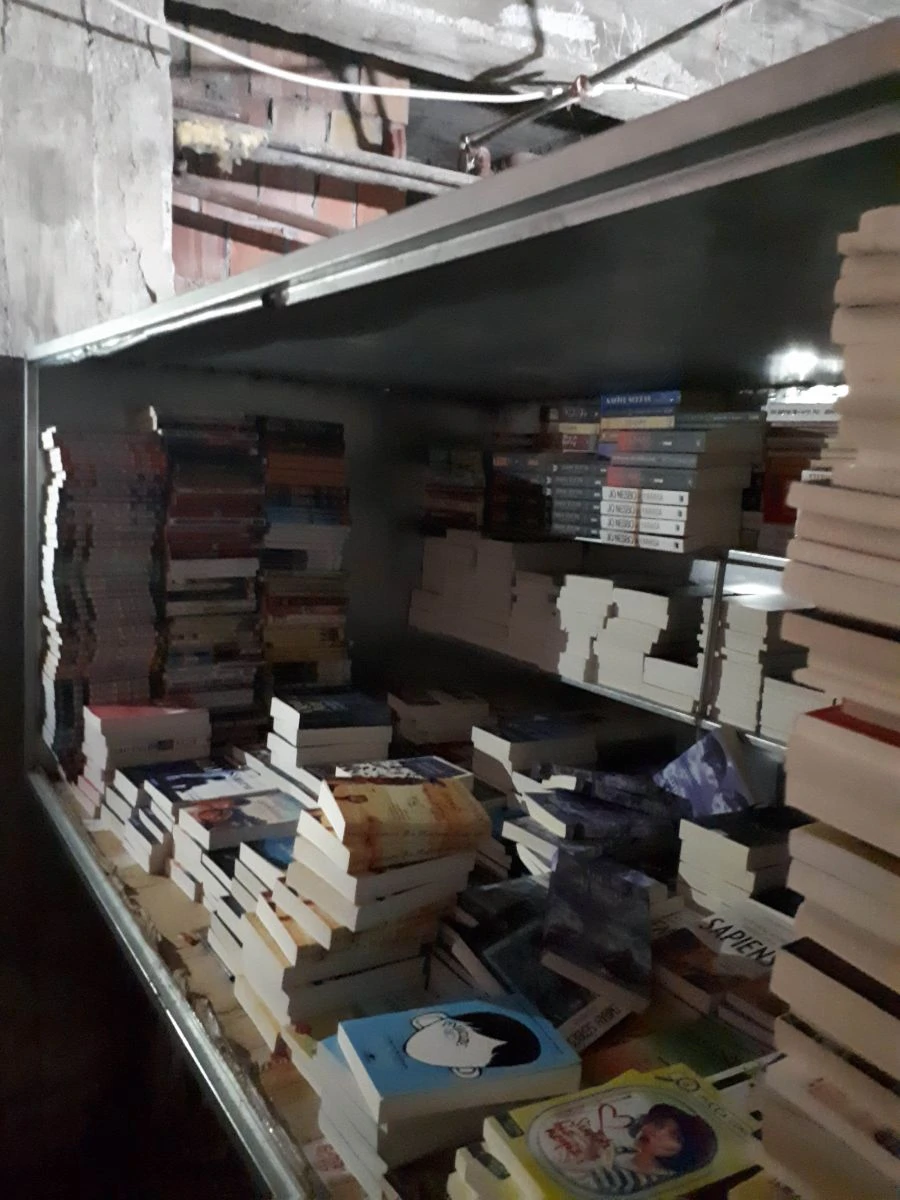 Su deposu görünümlü dolaptan bakın ne çıktı