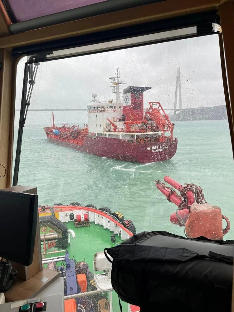 Son dakika: Arızalanan tanker kurtarıldı! İstanbul Boğazı gemi trafiğine tek yönlü açıldı