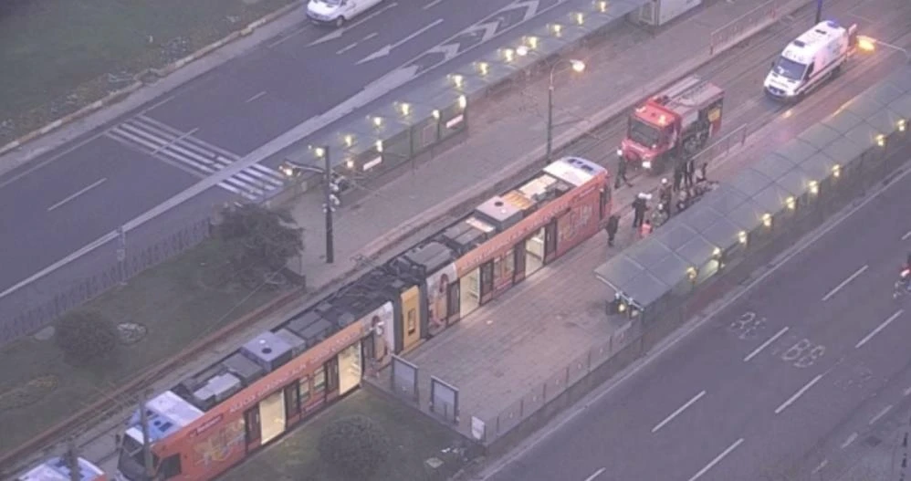 İstanbul'da feci kaza! Tramvayın altında kaldı