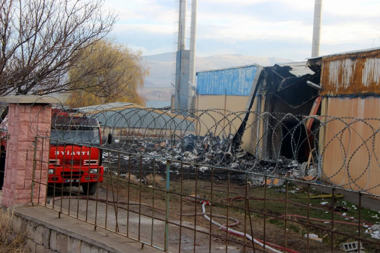 Yangındaki hasar gün ağarınca ortaya çıktı
