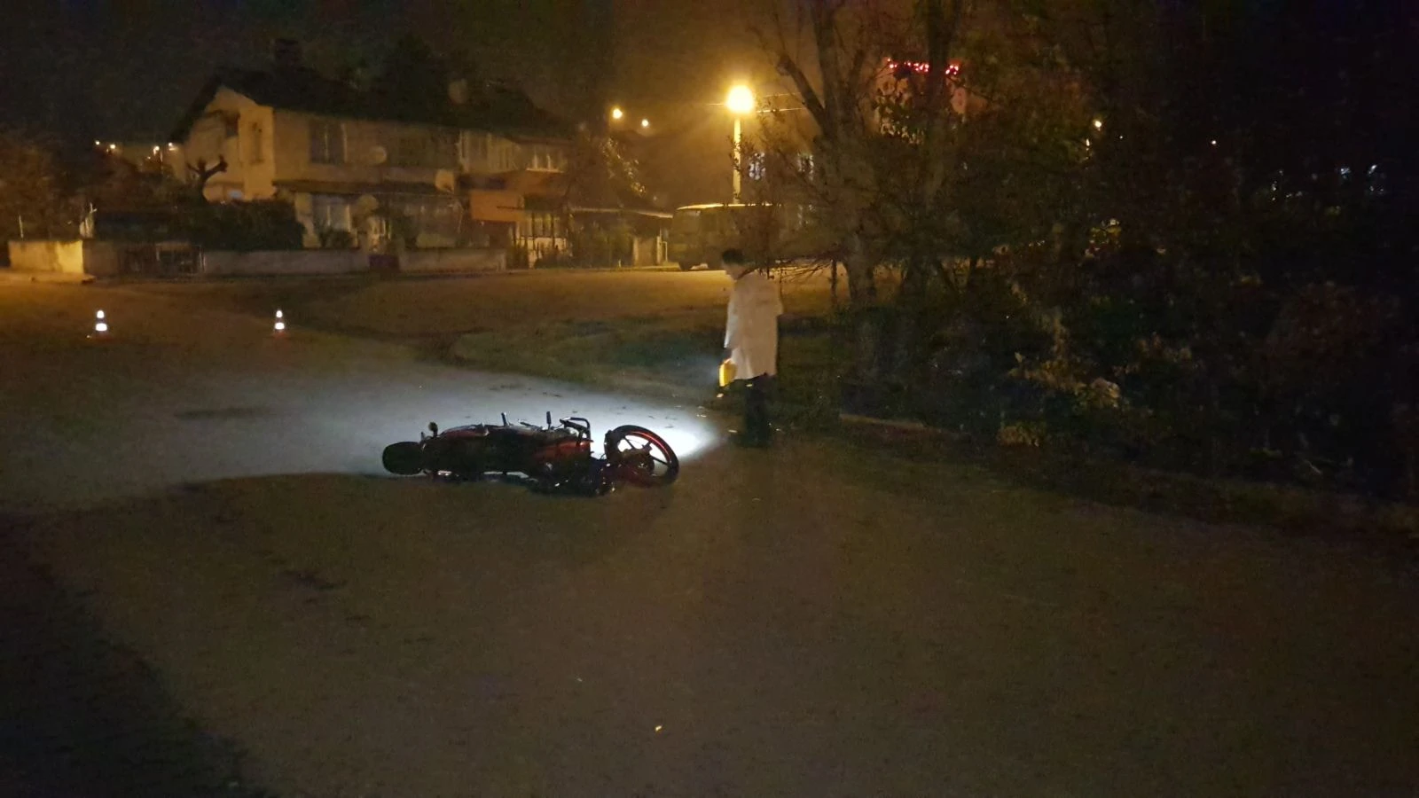 Alkollü motosiklet sürücüsü ölümden döndü