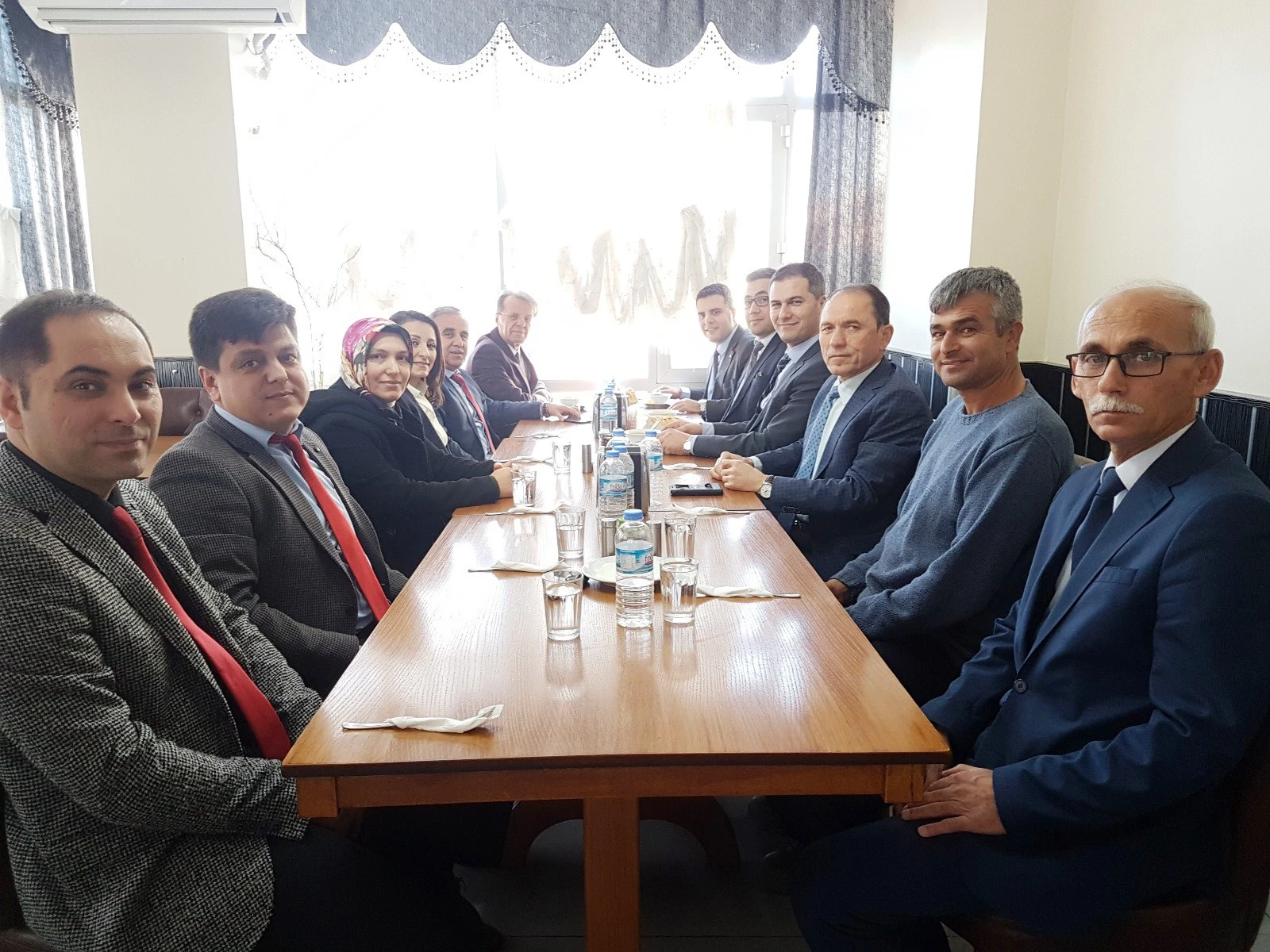 Hastane kirlenmesin diye acil giriş kapısında ayakkabılarını çıkardı