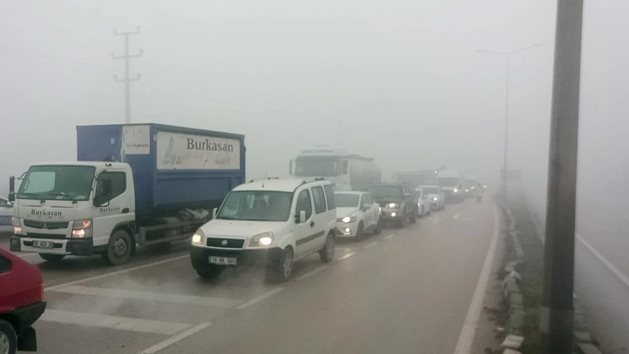 Sis kazaya yol açtı: 3 yaralı