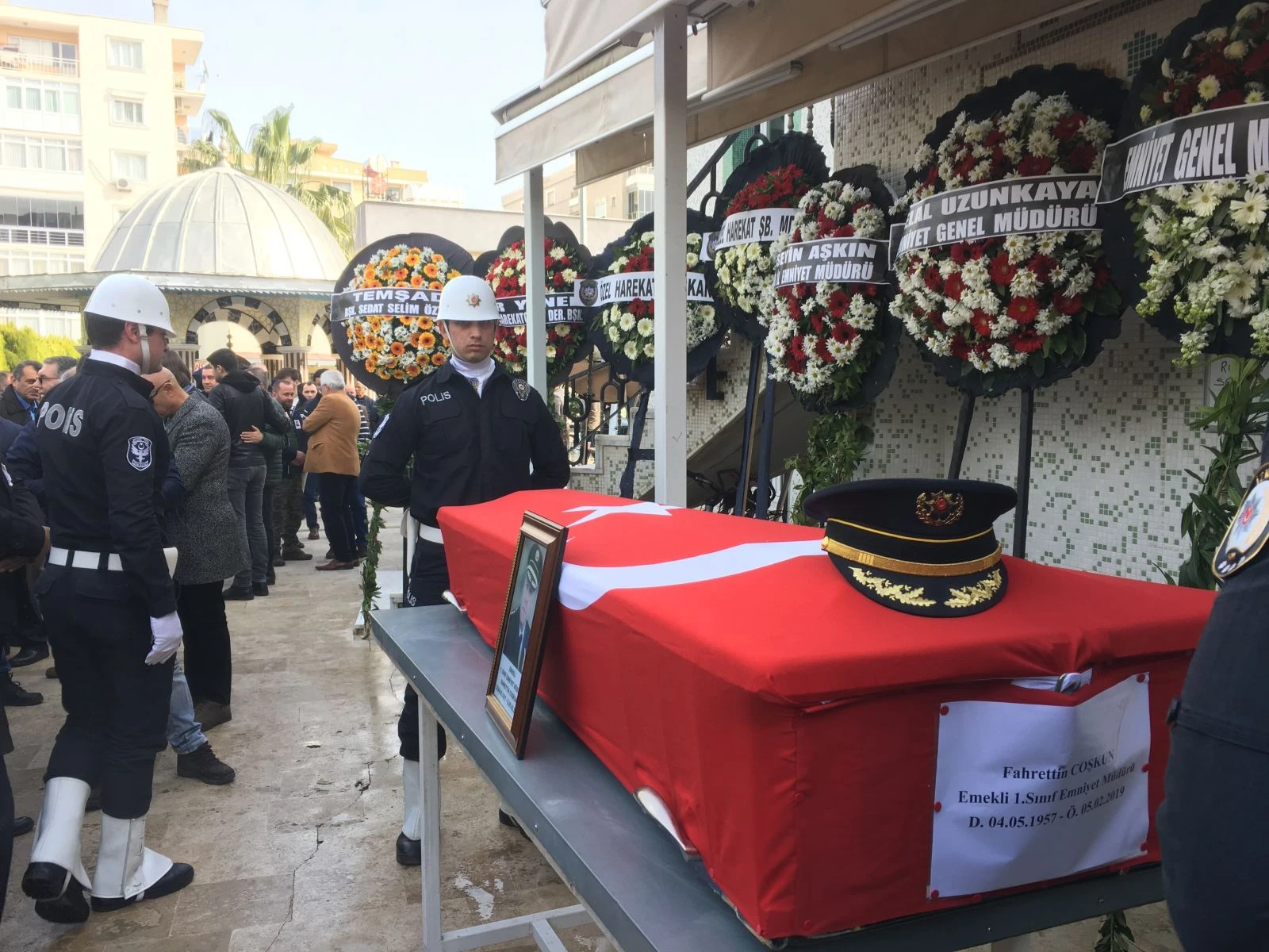 Eski emniyet müdürü Fahrettin Coşkun son yolculuğuna uğurlandı