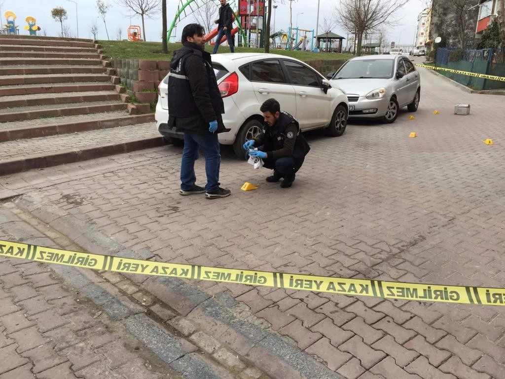 Sultangazi’de amca oğulları arasında silahlı kavga: 2 yaralı