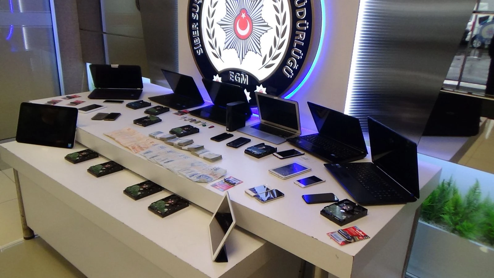 Sanal para vurgunu yapan şebekeye mensup 6 kişi tutuklandı