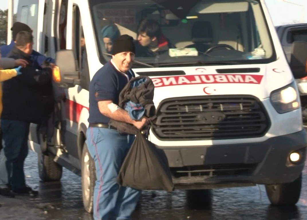 İstanbul Havalimanı servisi yan yattı: 1’i ağır 9 işçi yaralı