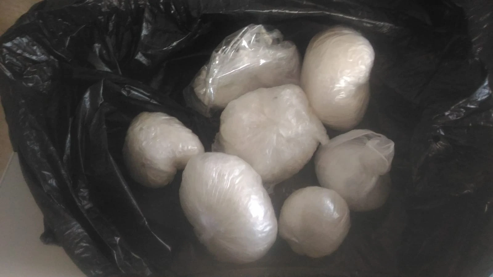 Bekçilerin dikkati uyuşturucuyu yakalattı