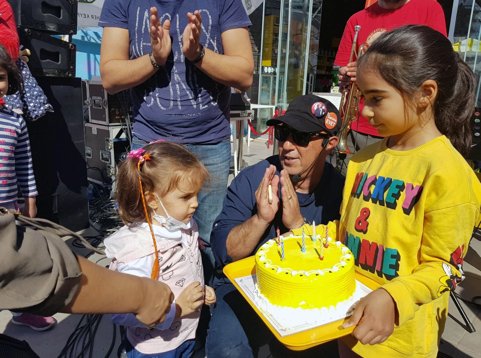 Lösemi hastası Öykü Arin’e sürpriz doğum günü