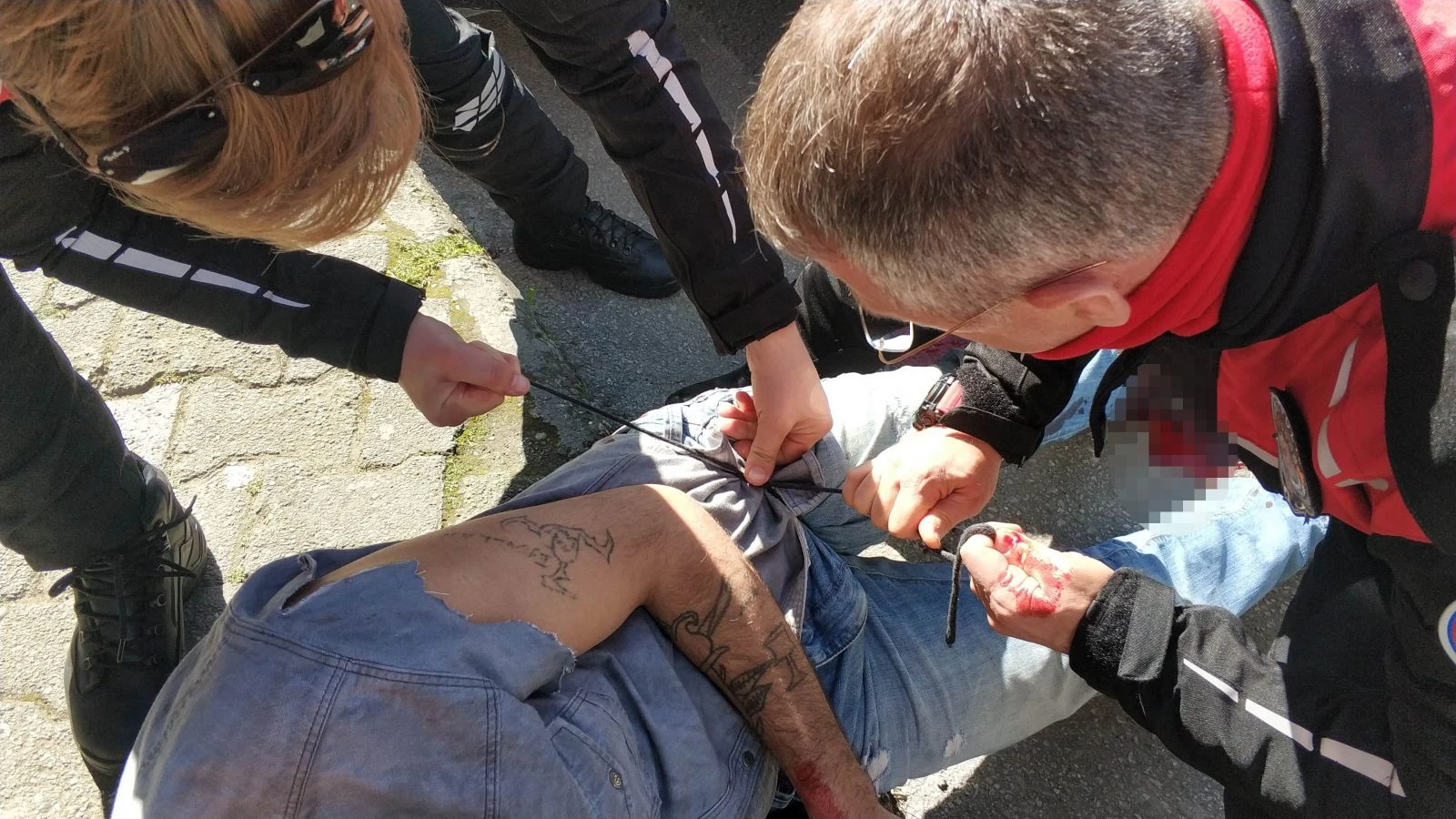 Bıçaklanan gence ilk müdahaleyi yunus polisleri yaptı