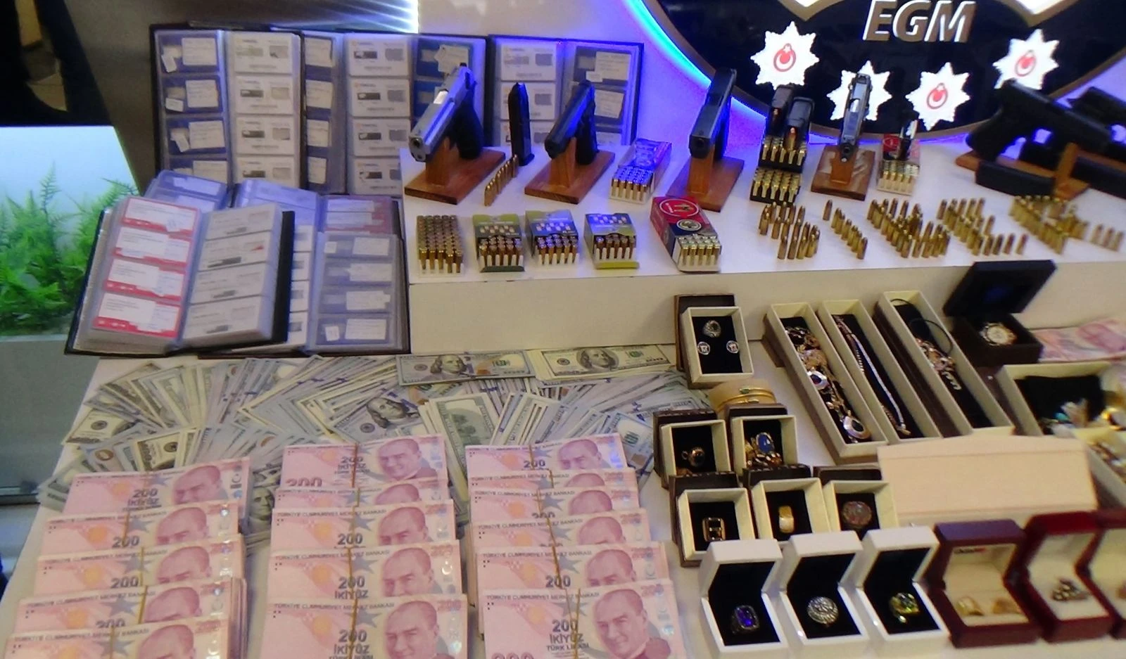 İstanbul merkezli 3 ilde düzenlenen yasa dışı bahis operasyonunda 10 tutuklama