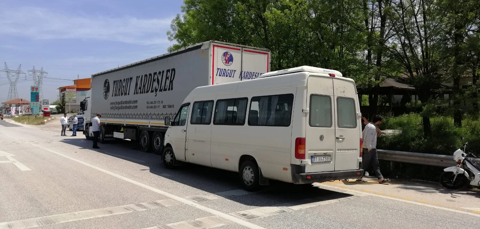 Park halinde ki tır’a arkadan çarptı