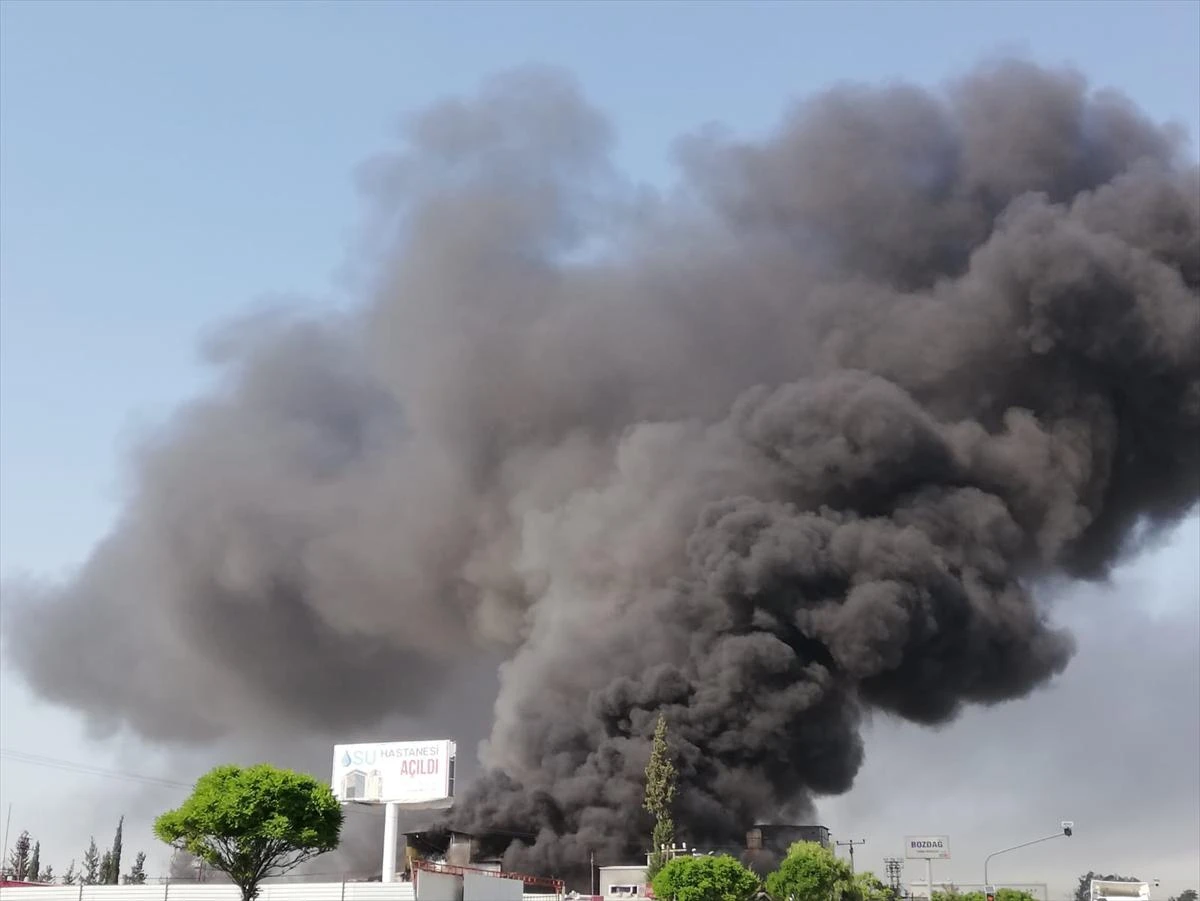 Mersin'de fabrika yangını