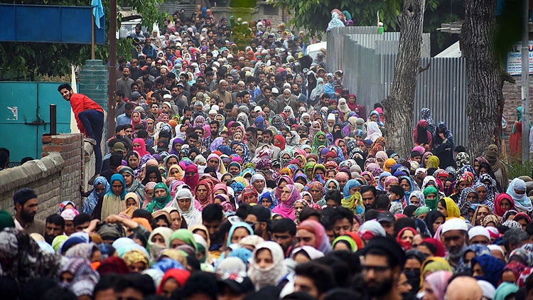 Cammu Keşmir'deki çatışmalarda 9 kişi hayatını kaybetti