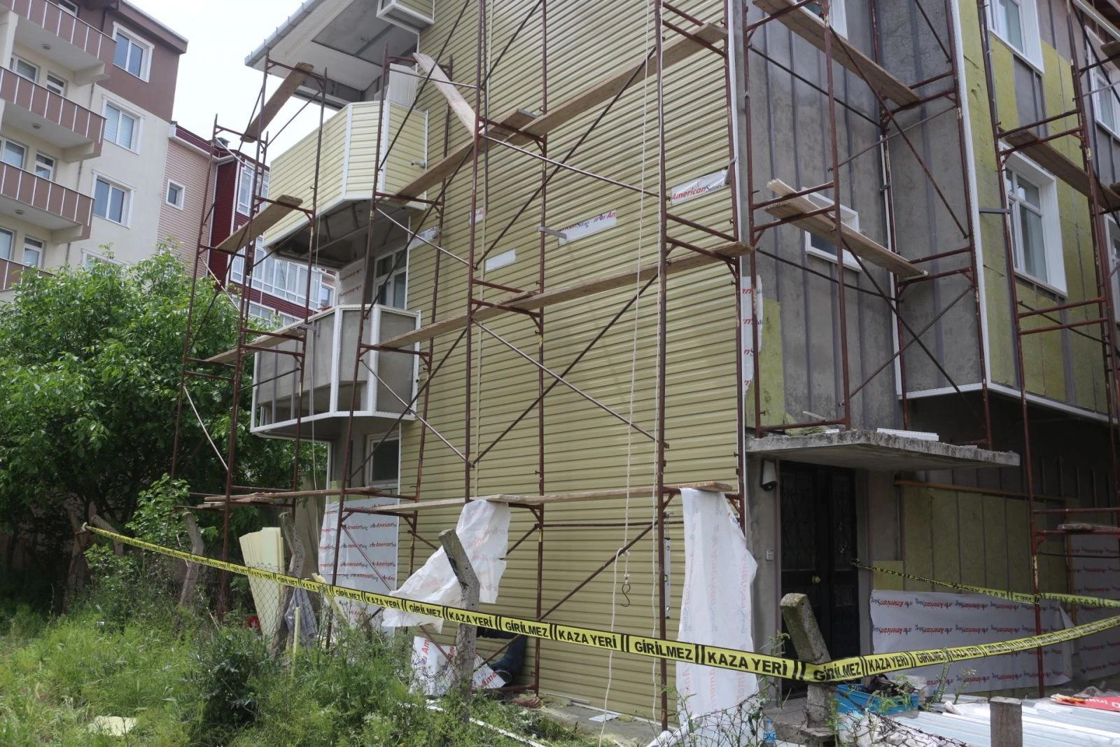 15 metreden kafa üstü çakıldı