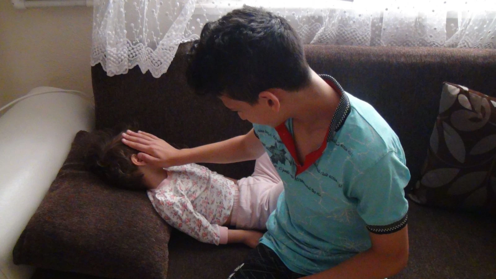 Annelerinin sesini sadece bir kez duydular