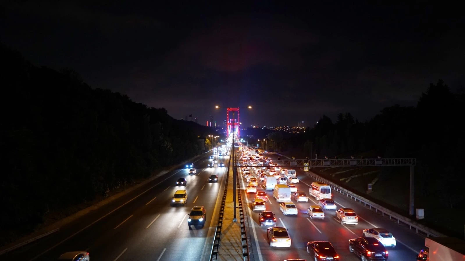 FSM ve 15 Temmuz Şehitler Köprülerinde bazı şeritler kapatıldı