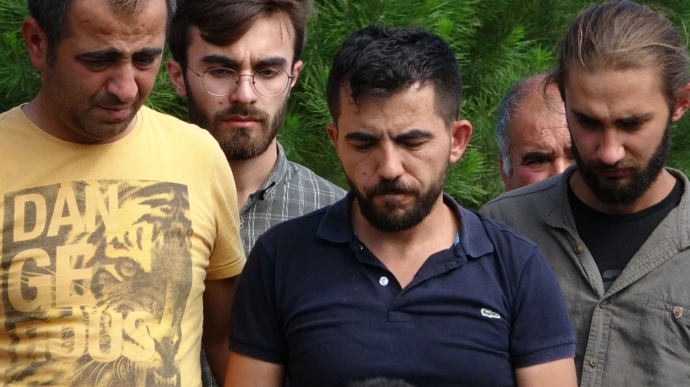 Acının böylesi ! Aynı gün ailesini toprağa verdi