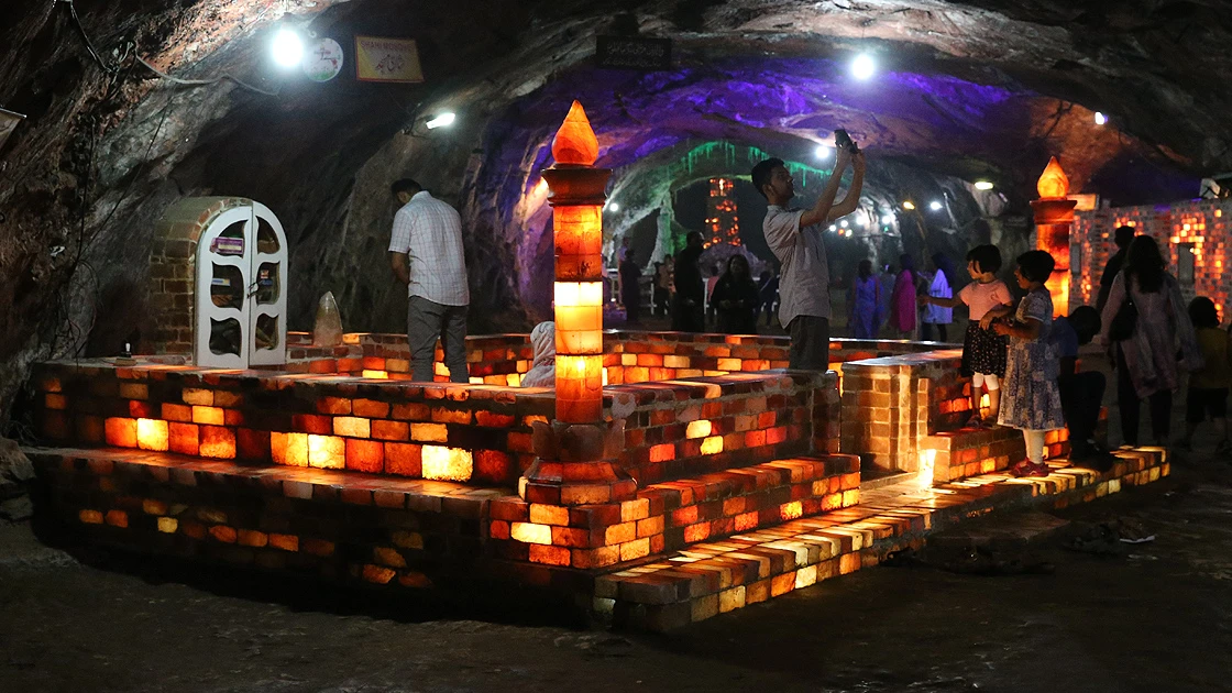 Pakistan'ın pembe tuz tünelleri