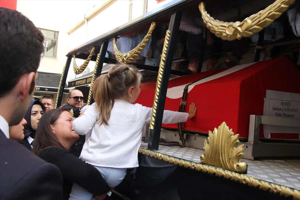 Şehit polis memurunun cenazesi Ankara'da toprağa verildi