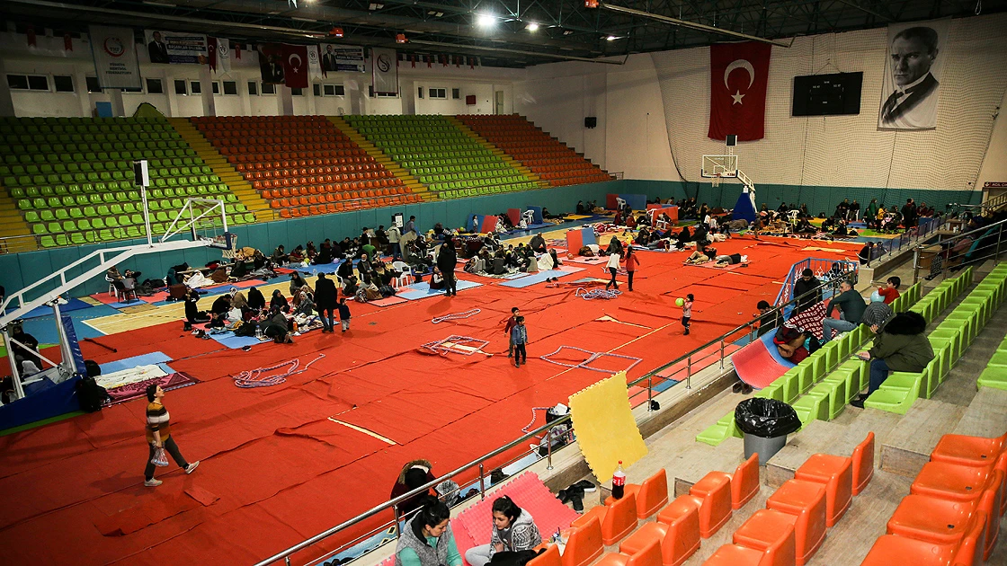 Devletin her türlü imkanı depremzedelerin hizmetinde