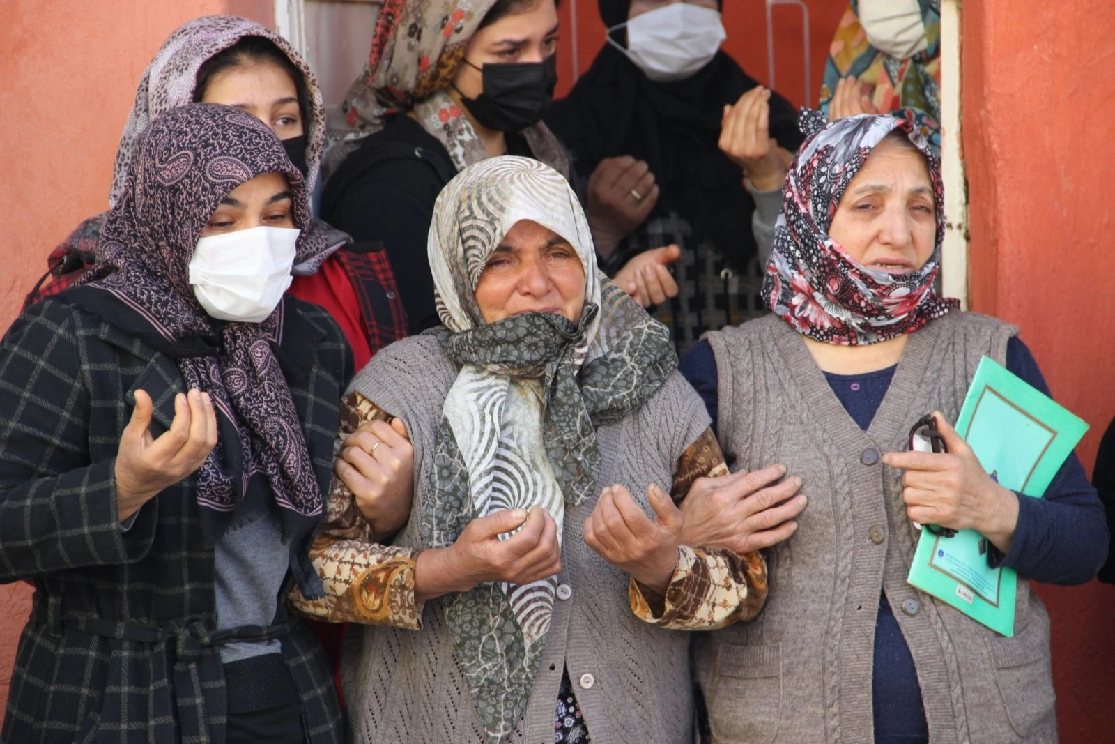 Doğum gününde toprağa verildi