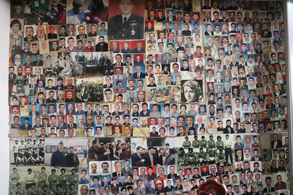 Bu ilçede ölen de kalan da ondan soruluyor