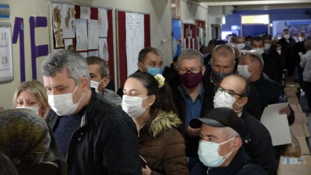 Çorlu’da binlerce kişi Bulgaristan seçimleri için sandık başına gitti