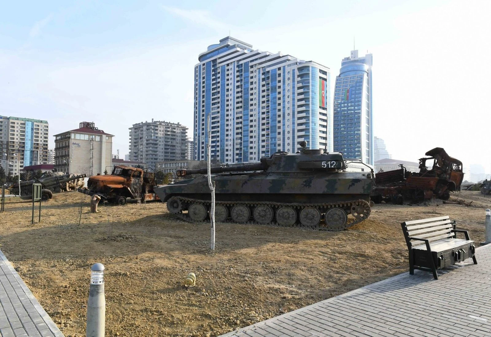 Aliyev, Askeri Ganimet Parkı'nın açılışını yaptı