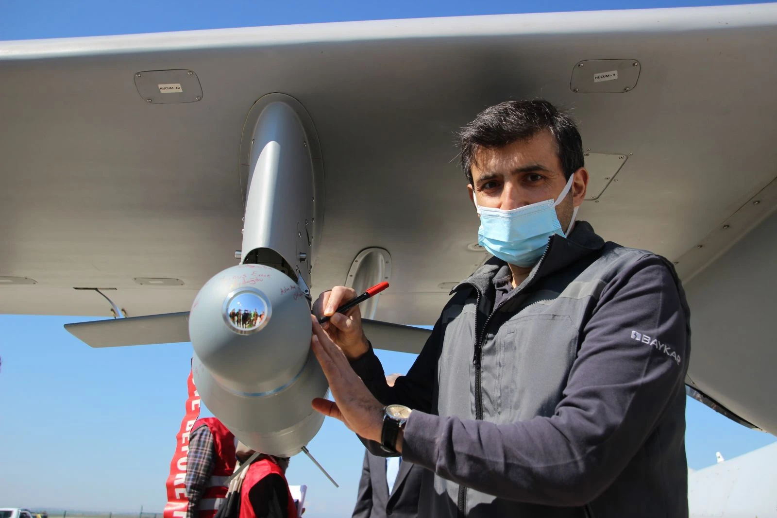 Bayraktar Akıncı TİHA ilk atış testini başarıyla tamamladı