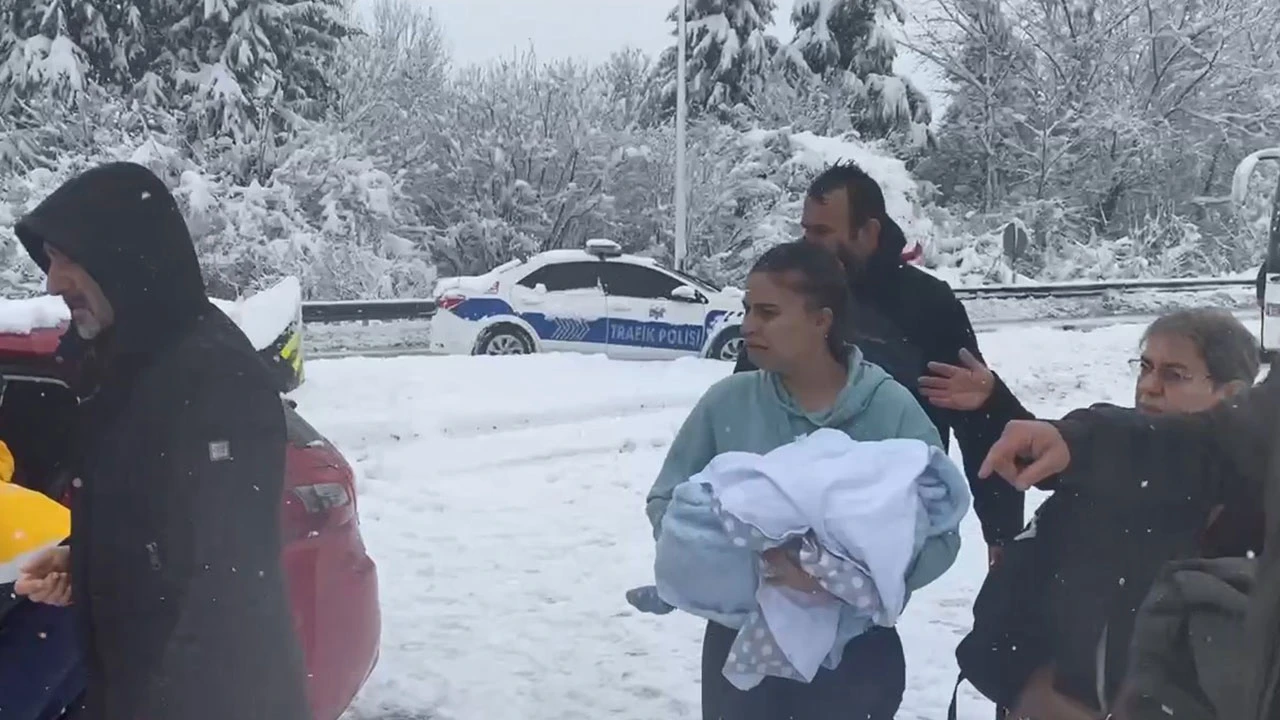 TEM'de zincirleme kaza! İstanbul yönü trafiğe kapandı