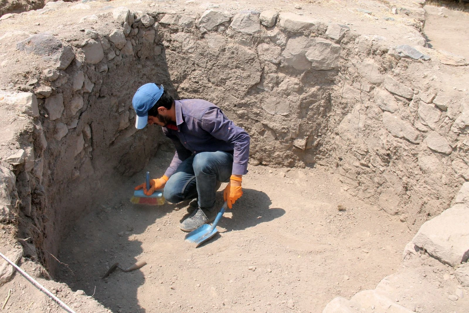 Harput Kalesi, tarihe ışık tutuyor